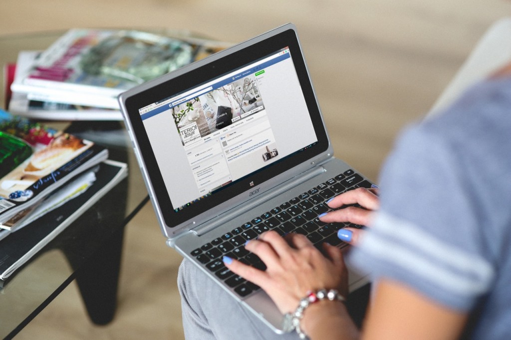 woman at laptop